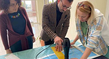 Balıkesir'de üniversiteliler bal mumu etkinliği düzenledi