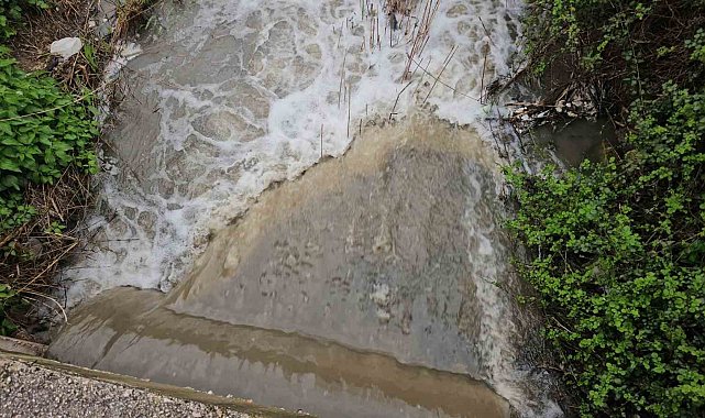 Bandırma kırsalında kuvvetli yağış hayatı olumsuz etkiledi