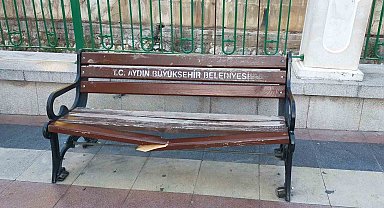 Banklar ve sokaklar duyarsız vatandaşların hedefi oldu