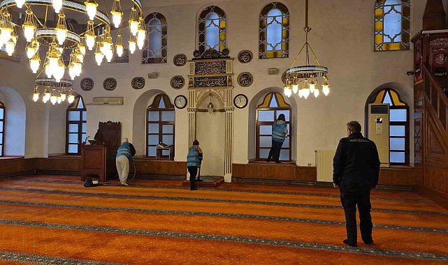 Bartın'da camiler kadın hükümlüler tarafından temizleniyor