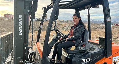 Başarılı forklift operatörü Kardelen İlgen'den; kadınlara "cesur olun" çağırısı