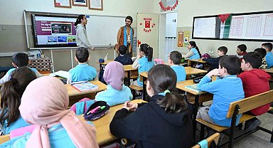 Başkan Altay: "31 ilçede 165 bin öğrencimize tasarruf ve milli teknoloji hamlesi bilinci kazandırıyoruz"