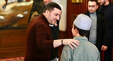 Başkan Arı, hafızlık öğrencilerini makamında ağırladı