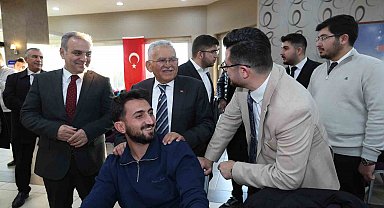 Başkan Büyükkılıç, ERÜ öğrencileri ile iftar bereketini paylaştı