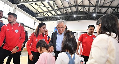 Başkan Büyükkılıç, Sevgi Evleri'nde düzenlenen bayramlaşmaya katıldı