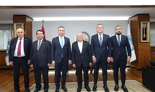 Başkan Büyükkılıç'tan birlik mesajı: Büyükşehir'de ziyaretçi rüzgarı