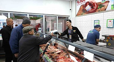 Başkan Çerçioğlu'ndan Ramazan Bayramı öncesi Halk Ege Et şubelerinde indirim