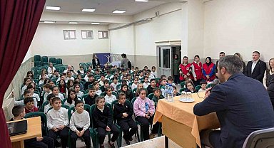 Başkan Çetinkaya'dan miniklere yerel yönetim dersi