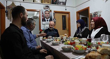 Başkan Çolakbayrakdar: "Ramazan'ın bereketiyle çalınmadık kapı, girilmedik gönül bırakmadık"