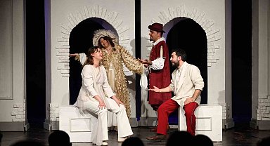 Başkan Doğan; "Tiyatro ortak değerlerin yaşatılmasında çok önemli bir yere sahiptir"