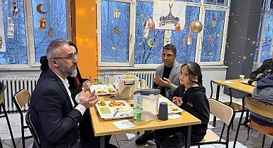 Başkan Durak öğrencilerle iftar açtı