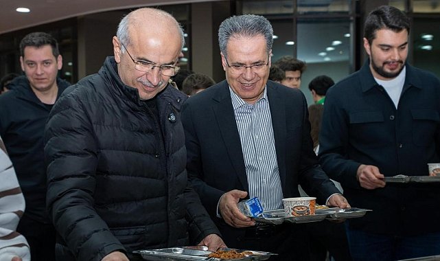 Başkan Er ile Rektör Akpolat sahur programında öğrencilerle bir araya geldi