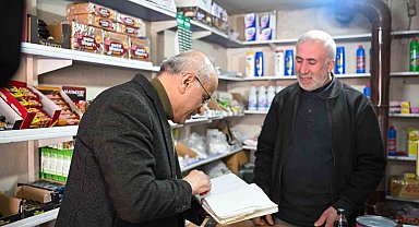 Başkan Er, vatandaşların mahalle bakkallarına ve fırınlarına olan borçlarını kapattı