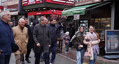 Başkan Ergin bayramda esnaf ve vatandaşlarla buluştu