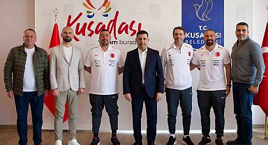 Başkan Günel, Plaj Futbolu Milli Takımı'nın teknik ve idari kadrosunu ağırladı