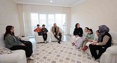 Başkan Özdemir'den çat kapı ziyaret