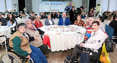 Başkan Pehlivan, Menemenlilerle gönül sofralarında buluştu