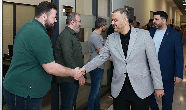 Başkan Toptaş belediye personeliyle bayramlaştı