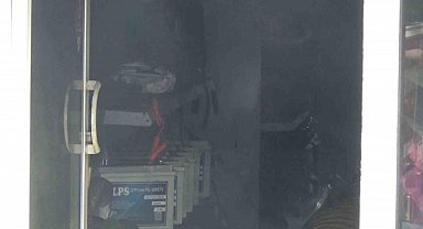 Batarya dükkanında yangın çıktı, bina tahliye edildi