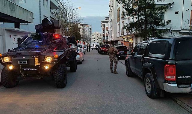Batman'da aile katliamı: Anne ve ağabeyini öldürdü