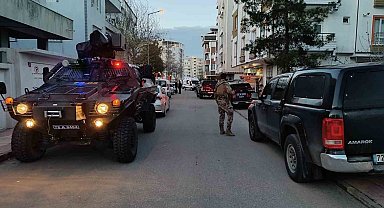 Batman'da aile katliamı: Anne ve ağabeyini öldürdü