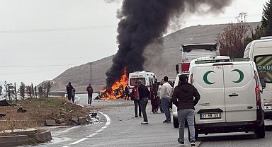 Batman'da sürücüsünün kontrolünden çıkan otomobil takla atıp alev aldı