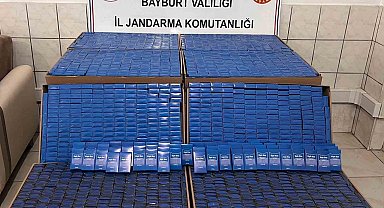 Bayburt'ta 2 bin paket kaçak sigara ve 40 bin adet makaron ele geçirildi