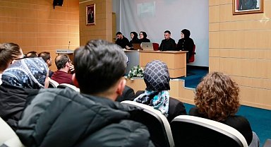 Bayburt'ta 'Soykırım ve Kadın' başlıklı panel düzenlendi