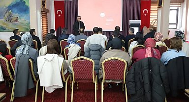 Bayburt'ta aday öğretmenler için uyum semineri başladı