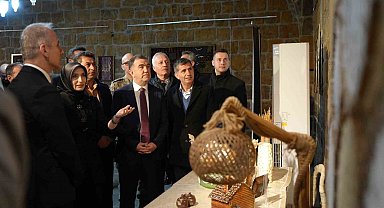 Bayburt'ta geri dönüşüm malzemeleri kadın eliyle sanata dönüştü