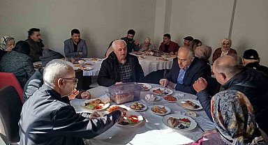 Bayburt'ta huzurevi sakinleri yakınlarıyla kahvaltıda buluştu