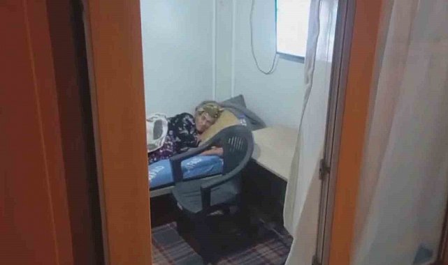 Baygın halde bulunan 90 yaşındaki yatalak kadını 'Su' isteyişi kurtardı