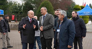 Bayram arifesinde şehir mezarlığında Kur'an tilaveti