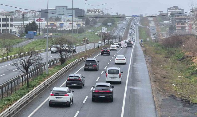 Bayram dönüşü Tekirdağ-İstanbul yolunda yoğunluk