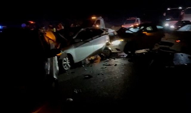 Bayram dönüşü trafiğinde zincirleme kaza: 5 araç birbirine girdi