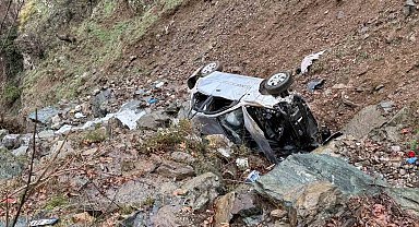 Bayram namazı yolunda kaza: Araç dereye uçtu, 1 kişi hayatını kaybetti