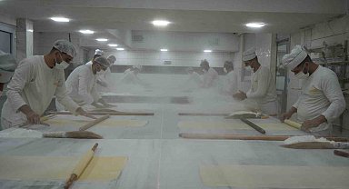 Bayram öncesi Gaziantep'te baklava mesaisi
