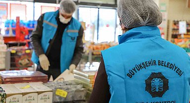 Bayram öncesi gıda satışı yapan iş yerleri denetlendi