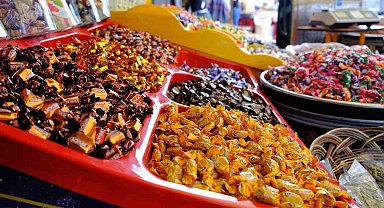 Bayram şekerleri tezgahları renklendirdi