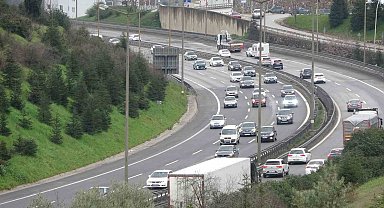 Bayram tatili dönüşleri başladı, TEM'de akıcı yoğunluk hakim