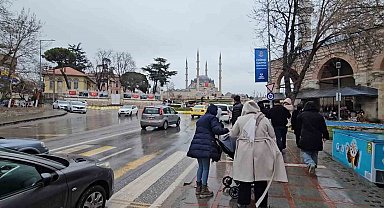 Bayramın ikinci günü vatandaşlar Edirne'ye akın etti