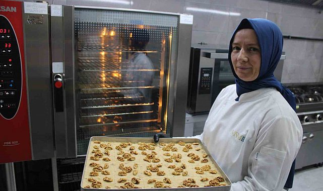 Bayramın vazgeçilmez tatlısı: 'Kayseri Nevzinesi'