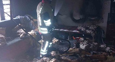 Belen'de yanan ev kullanılmaz hale geldi