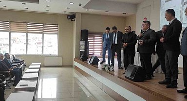 BEUN Rektörü Özölçer, hacı adayları için düzenlenen eğitim seminerine katıldı