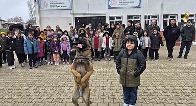 Bilecik'te bomba arama köpek unsurlarıyla tanıtım faaliyeti düzenlendi