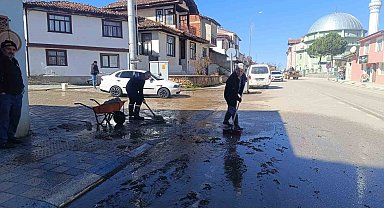 Bilecik'te cadde ve sokakları bayrama hazır