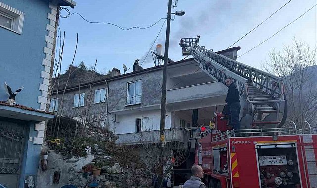 Bilecik'te evin bacasında çıkan yangın korkuttu