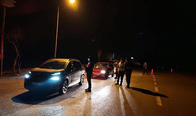 Bilecik'te yol kontrol faaliyetinde 498 kişi sorgulandı