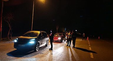 Bilecik'te yol kontrol faaliyetinde 498 kişi sorgulandı