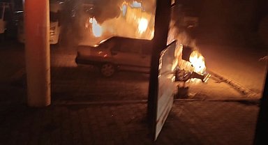 Bingöl'de park halindeki araç alevlere teslim oldu